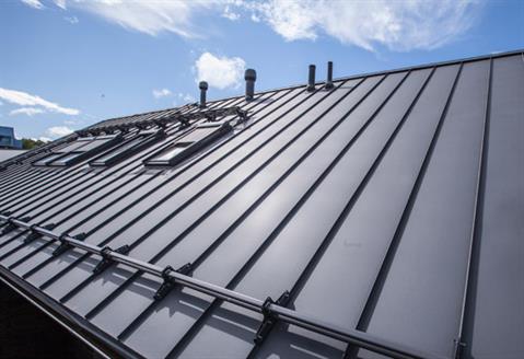 Classic-standing-seam-roof-04